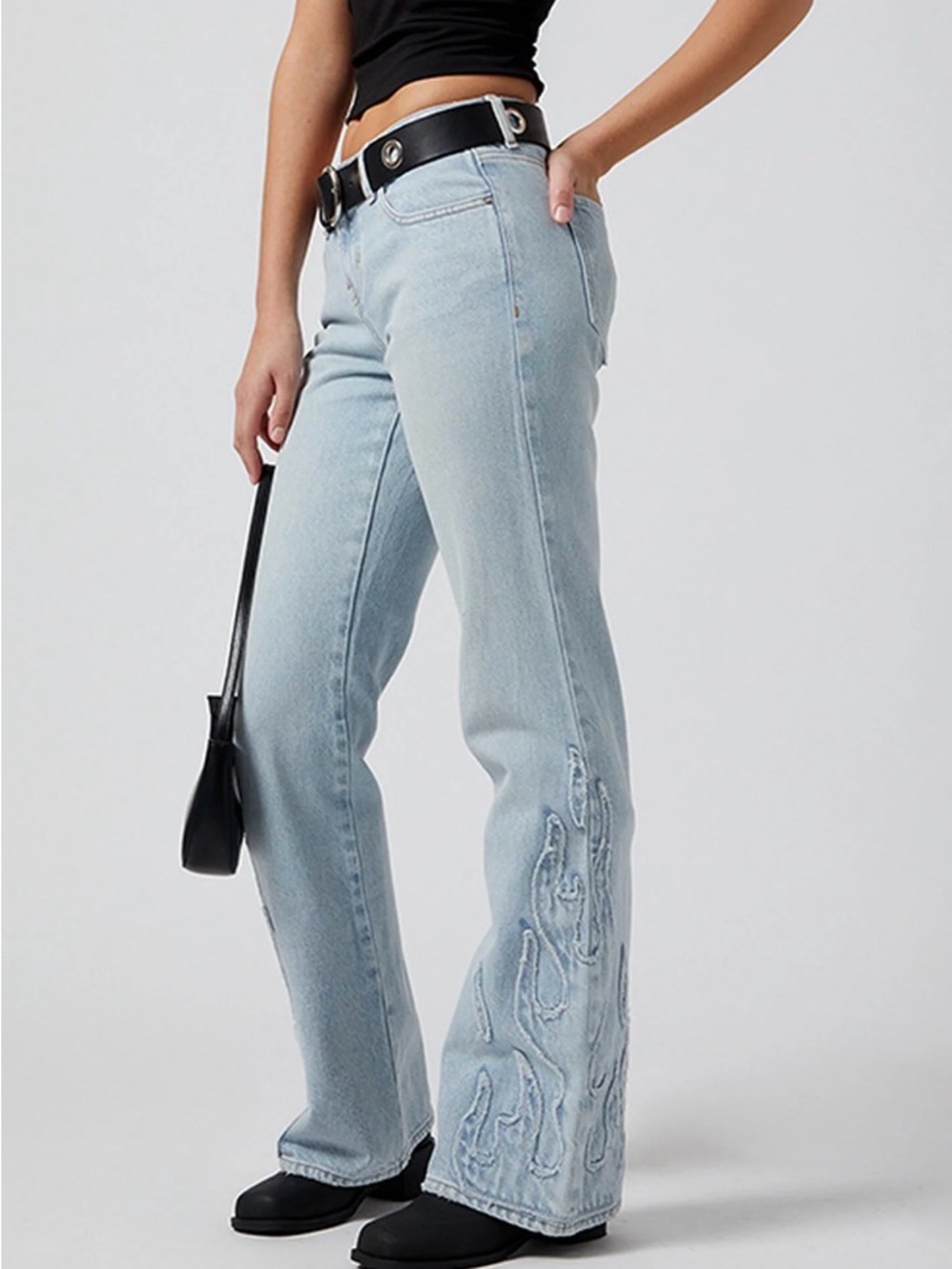 PACSUN Jade Low Rise Bootcut Jeans Flames Light Indigo

Size 27 x 32 inseam - Picture 7 of 7